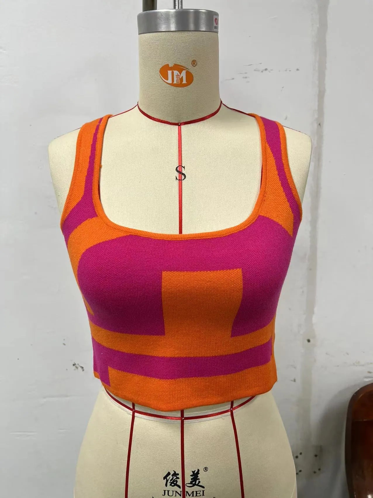 Women's slim-fit U-neck camisole vest in a choice of five colours.
