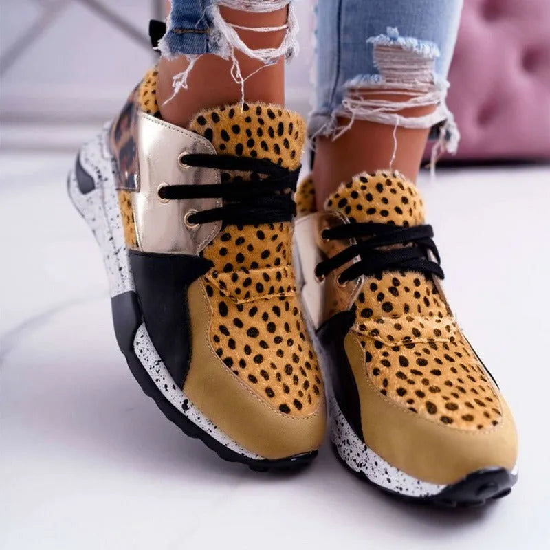 Women's wedge heel suede sneakers in leopard print with round toe and low-cut design