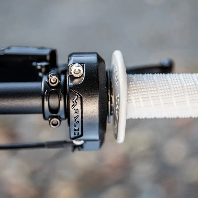 Black stainless steel electronic throttle handle for motorcycles