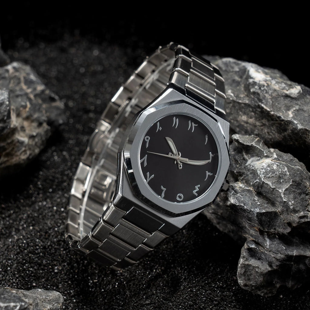 Men's business casual quartz watch with stainless steel band showing 10mm thickness
