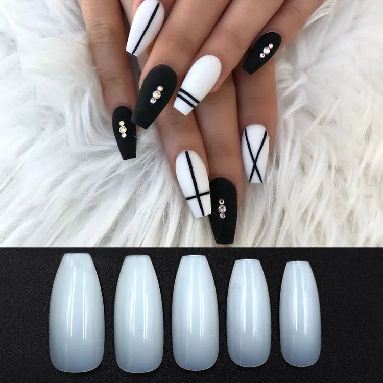 500 transparent false nails in natural clear colour with 10 different sizes for professional or home use