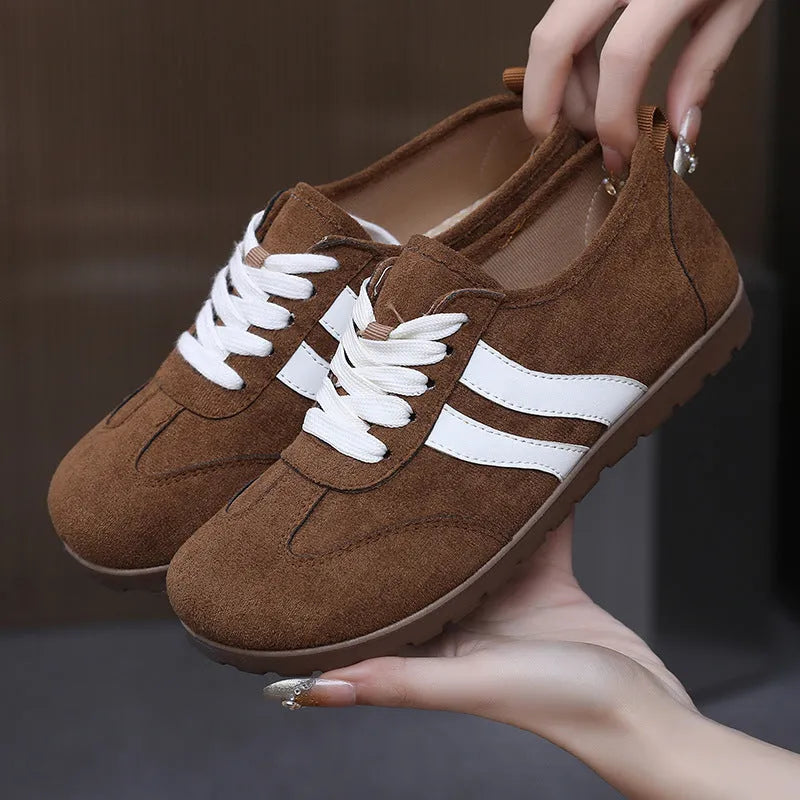 Women's vintage canvas sneakers with round toe and flat heel in dark red colour