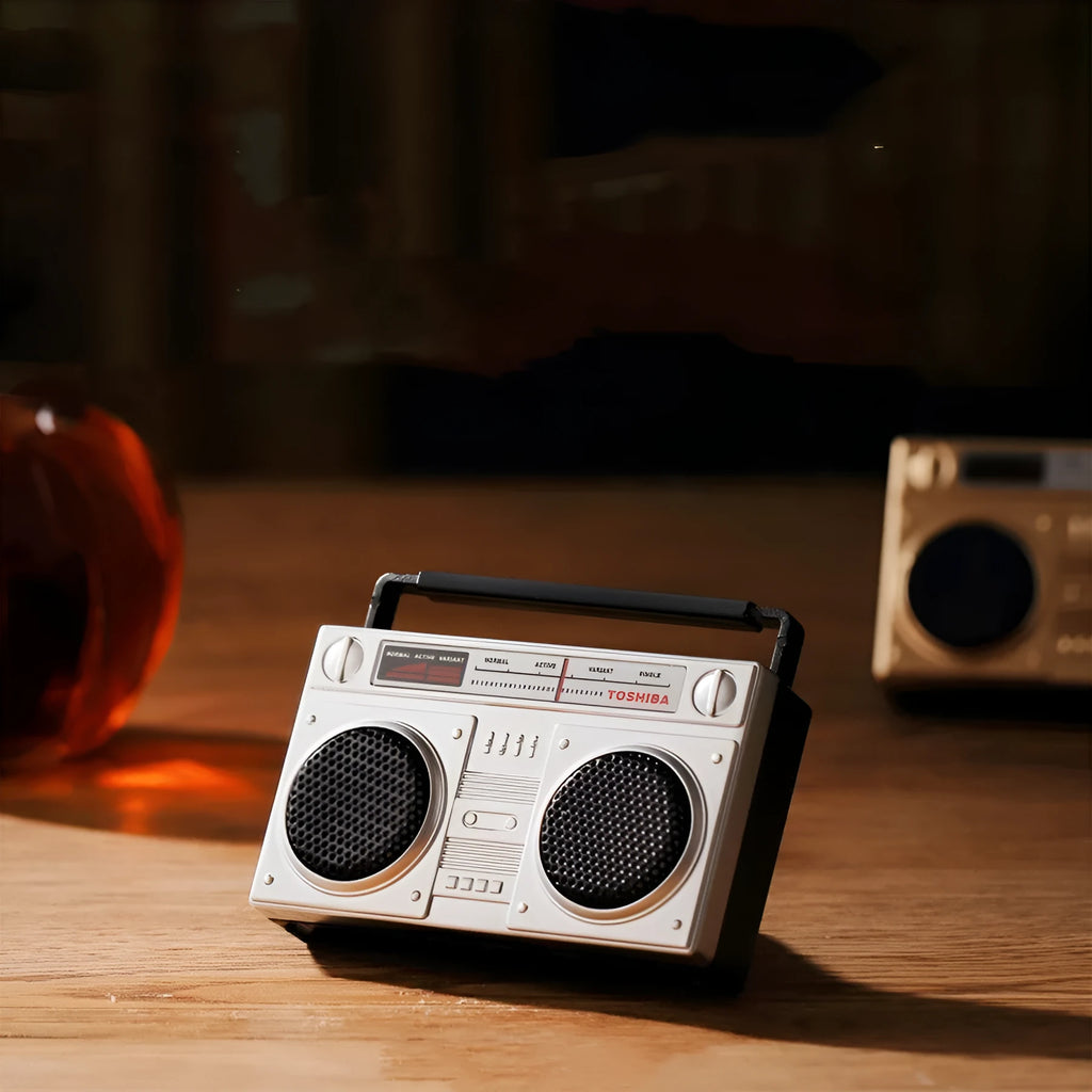 Car vent aroma diffuser with cassette tape design in gold colour, zinc alloy perfume holder