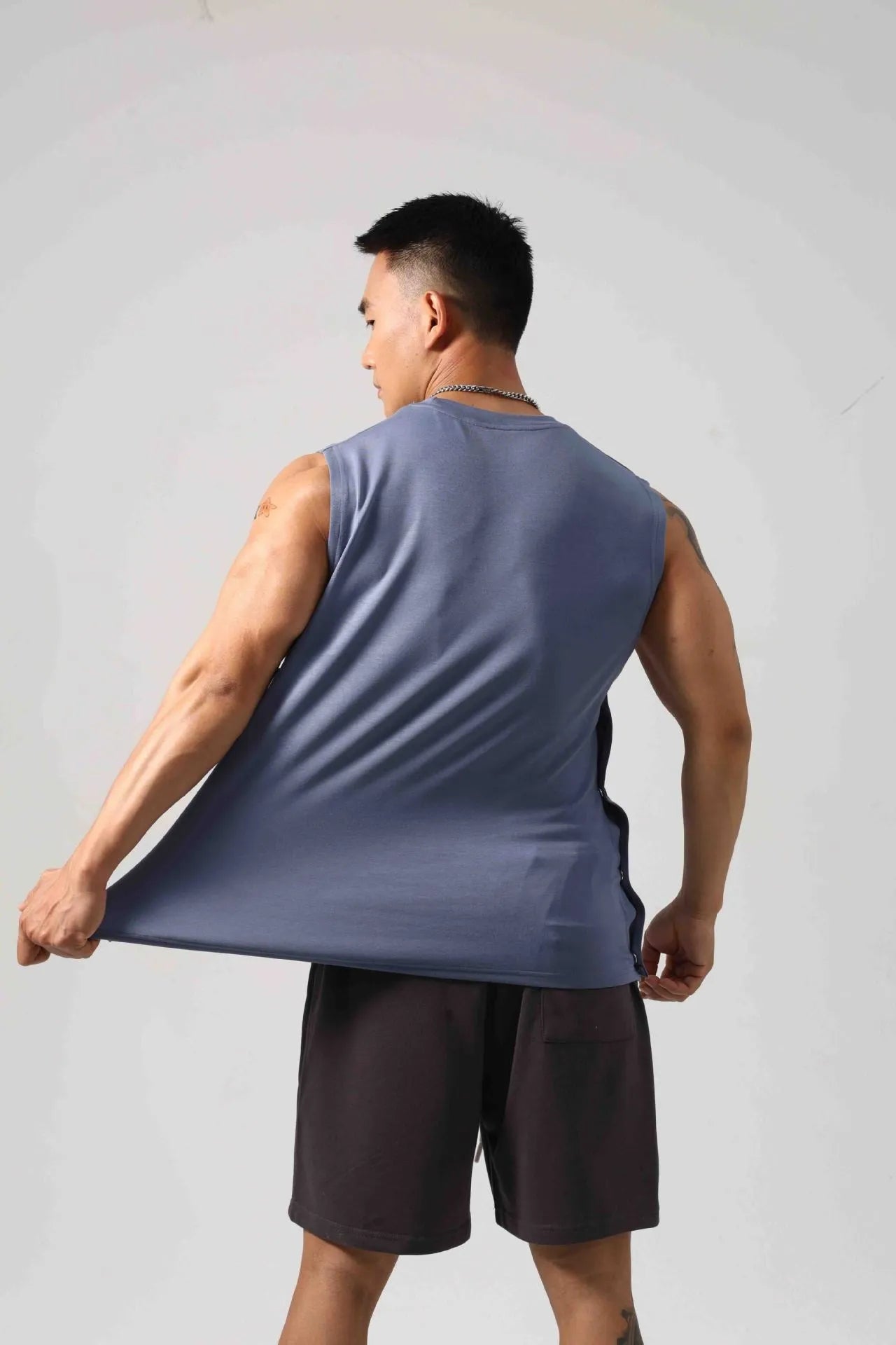 Men's loose cotton fitness vest with hidden hook side openings in black colour