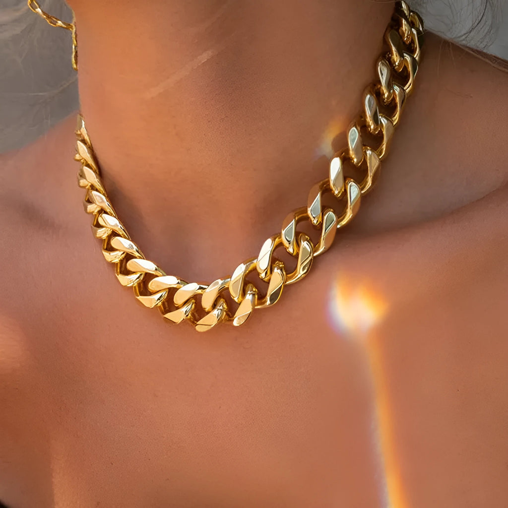 Gold tone thick chain women's necklace with 32cm length and 6cm pendant drop