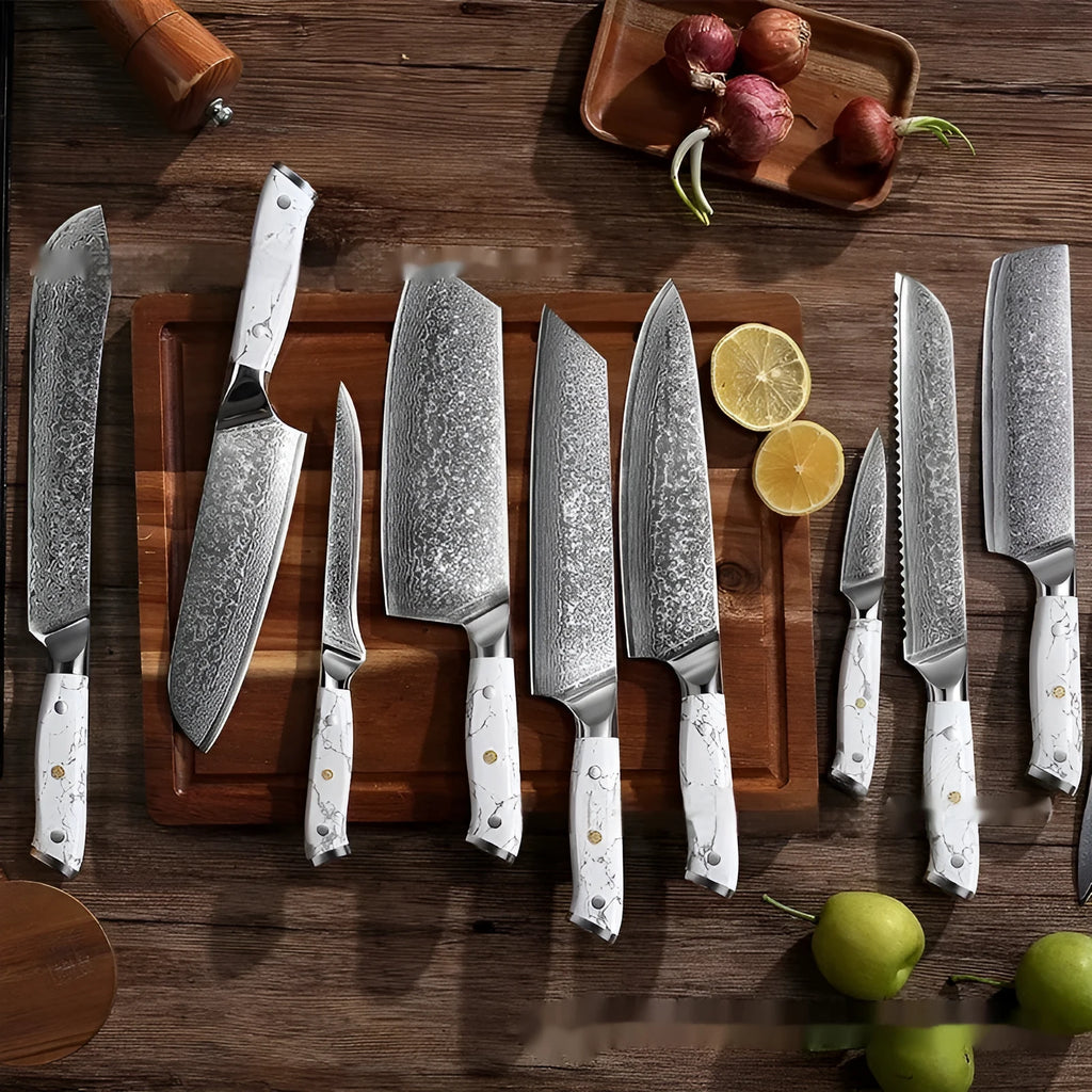 Damascus pattern VG10 steel chef knife with 21cm blade and 11cm handle
