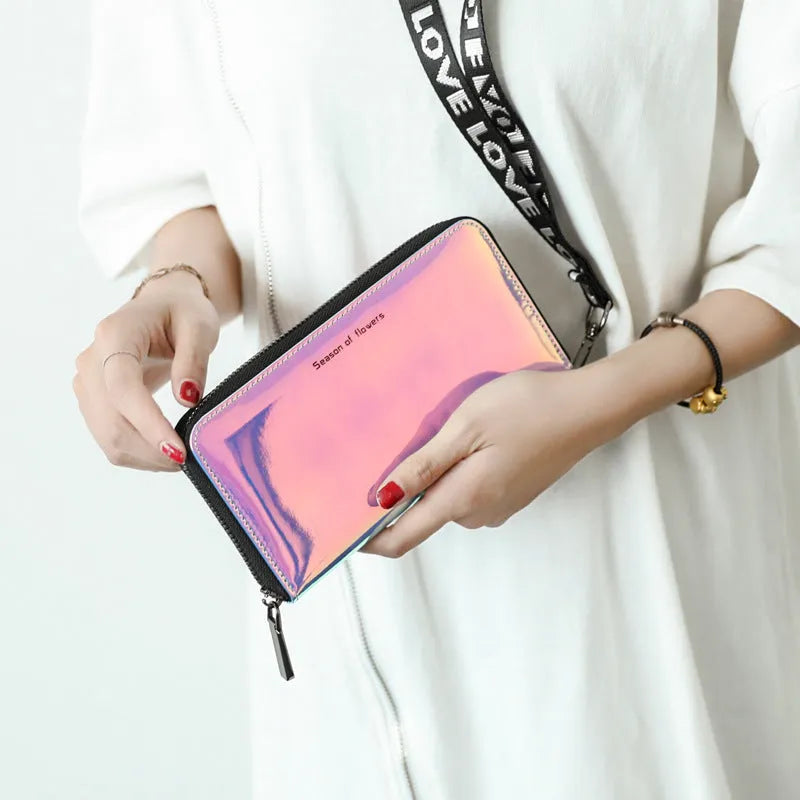 Women's short folding Korean style wallet in PU leather with 11cm square dimensions and 2.5cm thickness