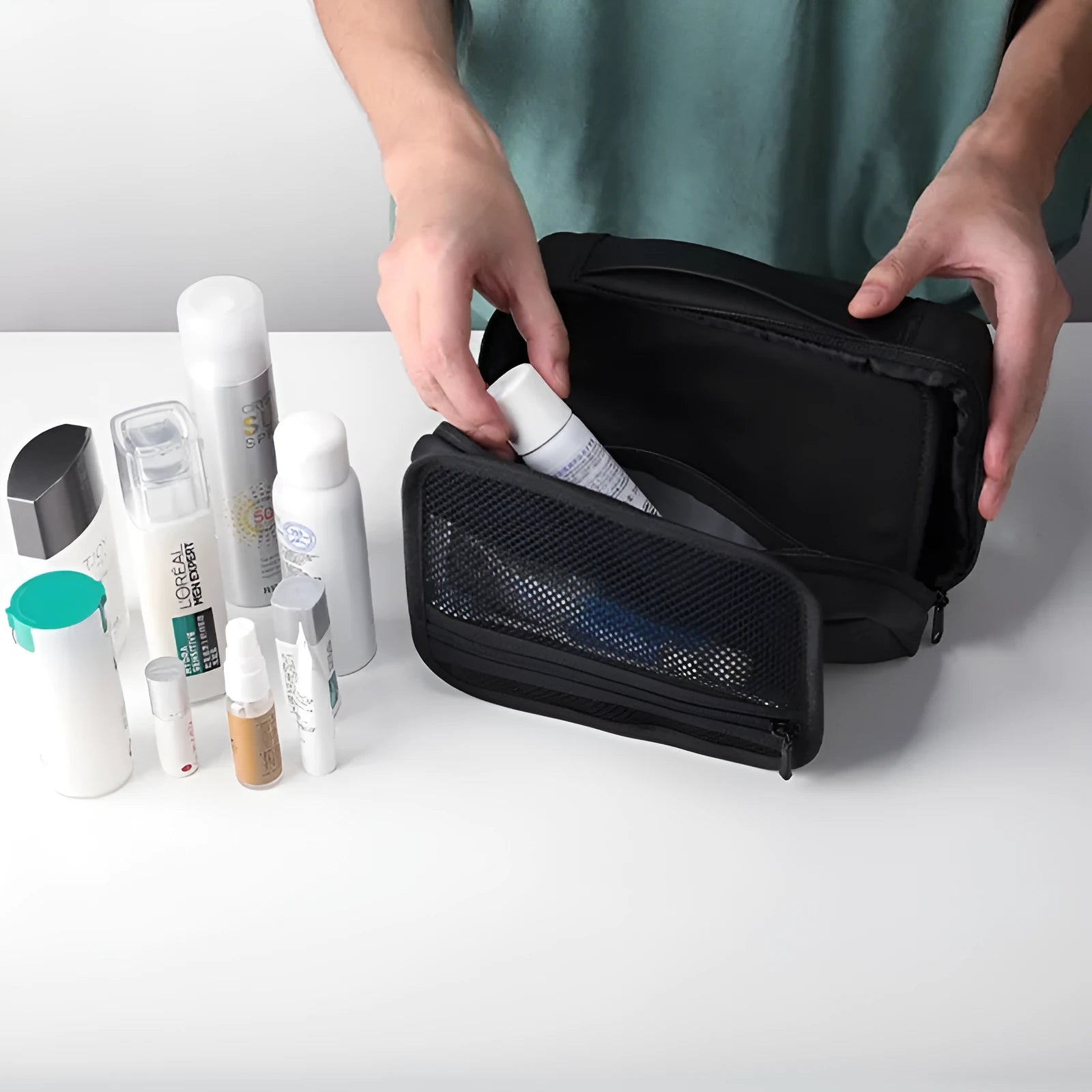 Men's portable toiletries storage bag with wet dry separation function in Oxford cloth