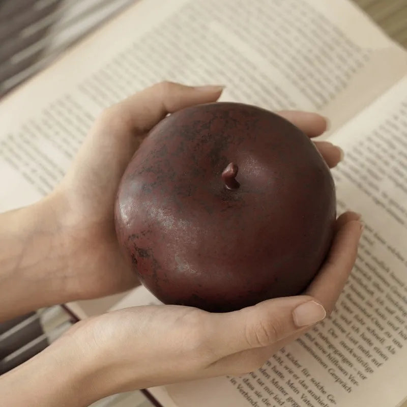 Retro Chinese ceramic apple ornament in large and small sizes for desktop decoration