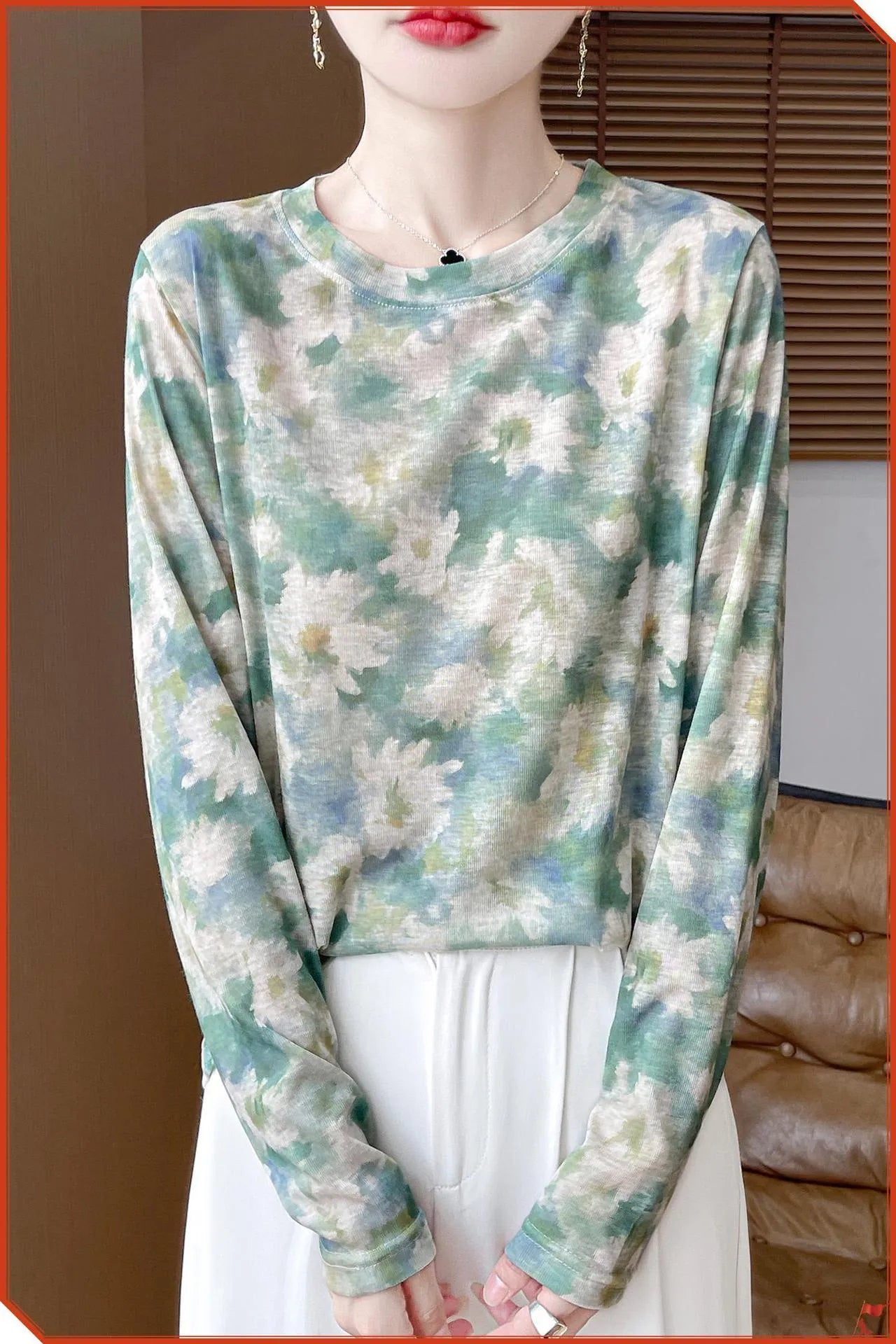 Women's round neck pullover top with floral print in Tencel cotton fabric
