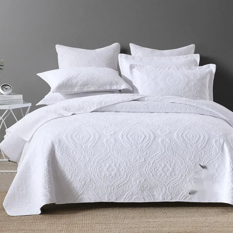 Pure cotton reversible bedspread bedding set with embroidery detailing in beige and yellow Damascus pattern