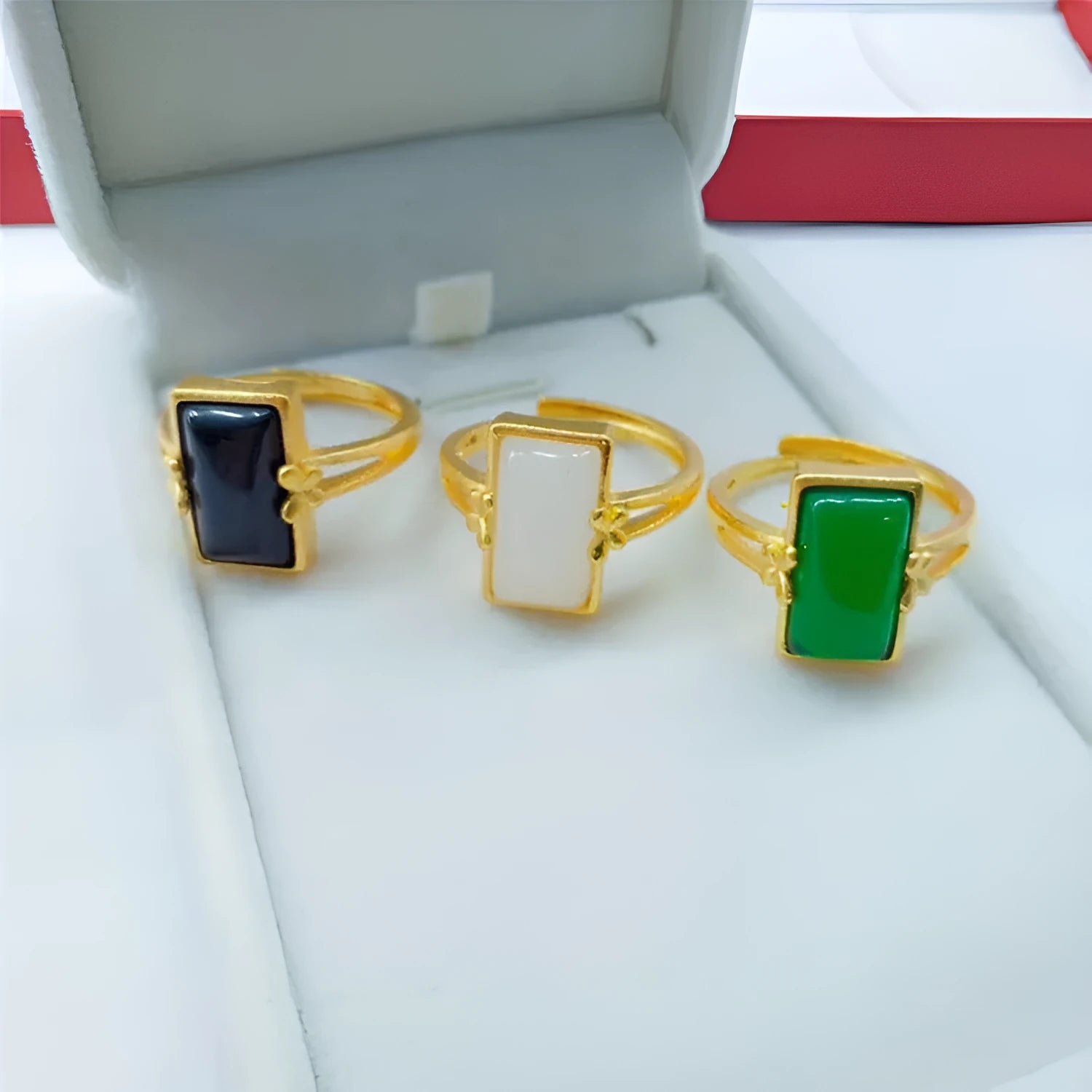 Adjustable brass gold-plated electroplated ring with artificial gemstone inlay in national style design