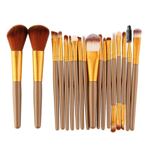 MAANGE 18 piece makeup brush set with fan-shaped brushes for contouring and blending