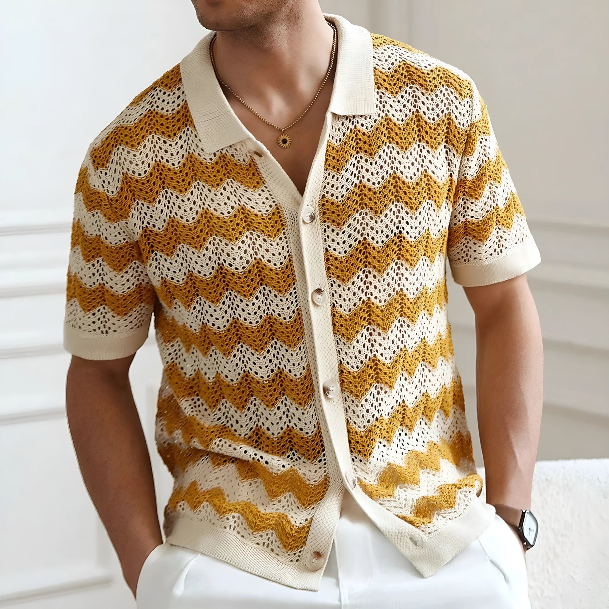 American-style hollow jacquard corrugated short-sleeve sweater in blue, brown, or yellow with flocked detailing.