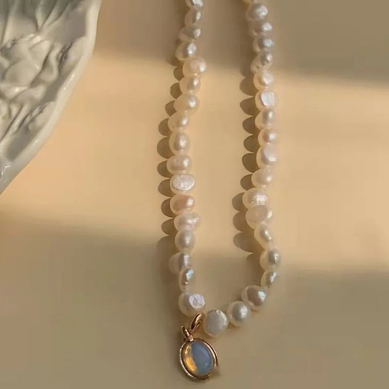French Court style vintage pearl necklace with geometry shape on adjustable 21-50cm chain.