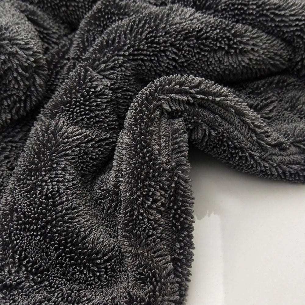 Grey 40x40 cm microfiber car wash towel for drying vehicles.