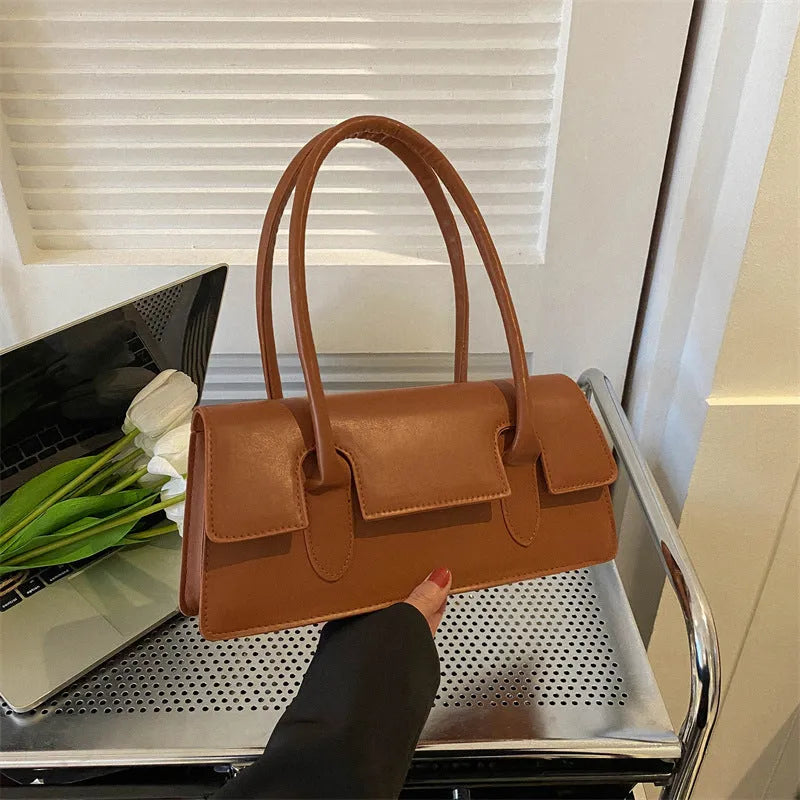 Women's retro square shoulder bag in PU leather with single strap and stitching details