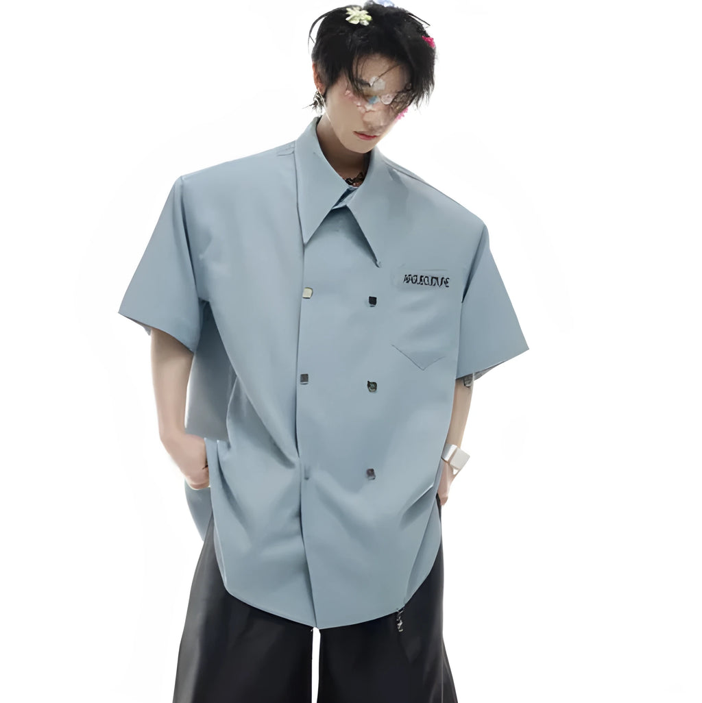 Men's loose fit short-sleeved summer shirt in blue with lapel collar and metal buttons