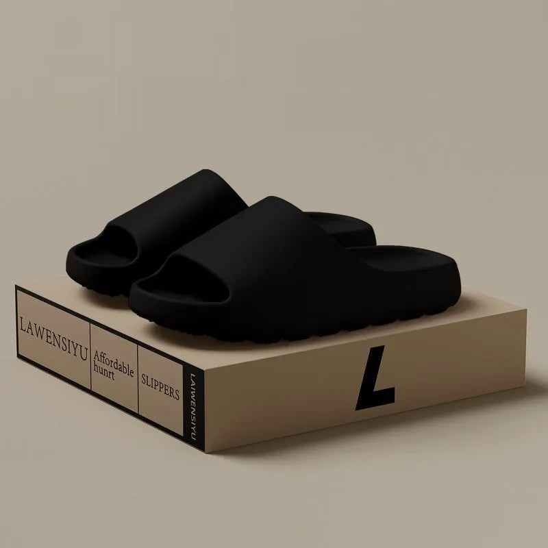 Women's thick-soled beach slippers in various colours with an injection-moulded EVA sole.