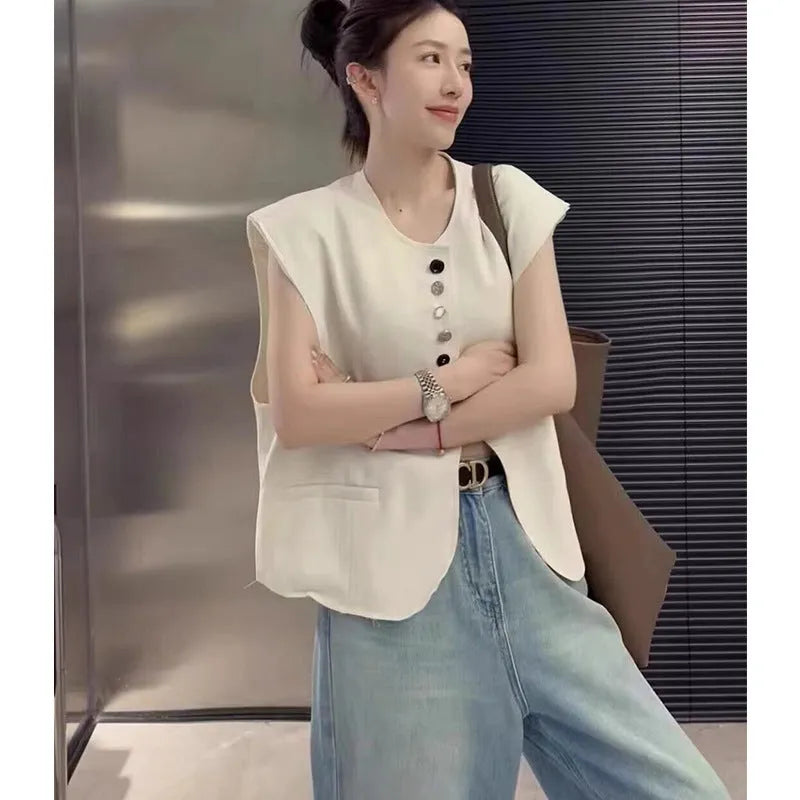 Women's beige polyester vest with front pocket, 40cm short length, loose fit