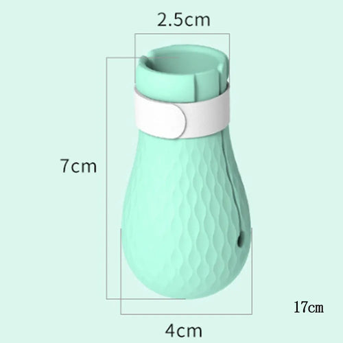 Green silicone cat anti-scratch foot covers for hand protection during pet care