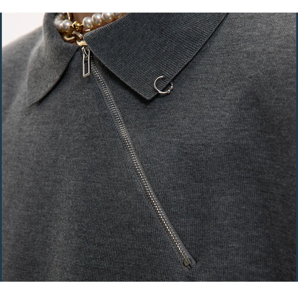 Men's slim-fit knitted polo shirt with oblique zipper and lapel collar in black, white or grey colours