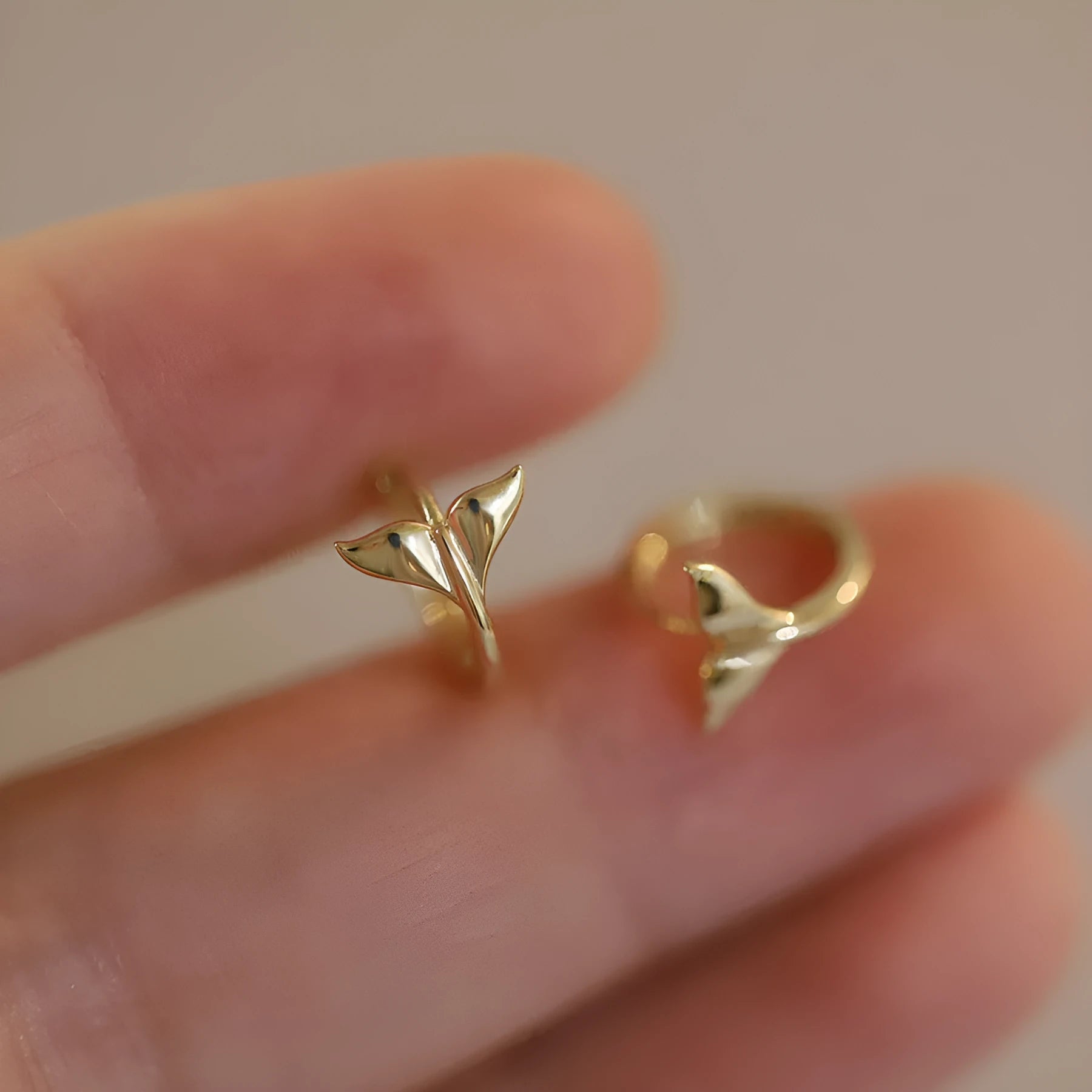 925 sterling silver fishtail earrings with golden plating, approximately 8mm diameter