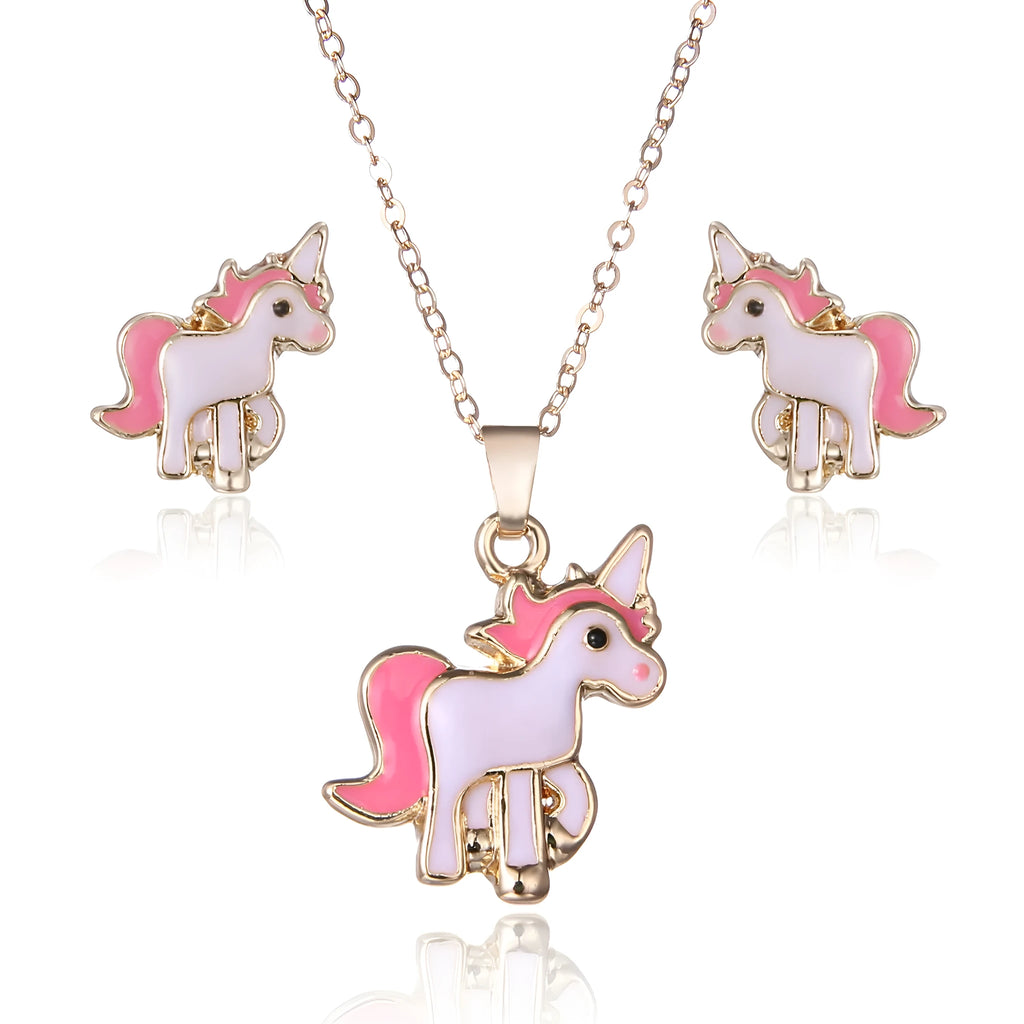Alloy pony pendant necklace set in gold finish on a 150mm chain