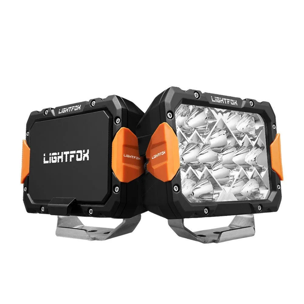 Black aluminium LED front bumper light bar for off-road vehicles with six high-power chips