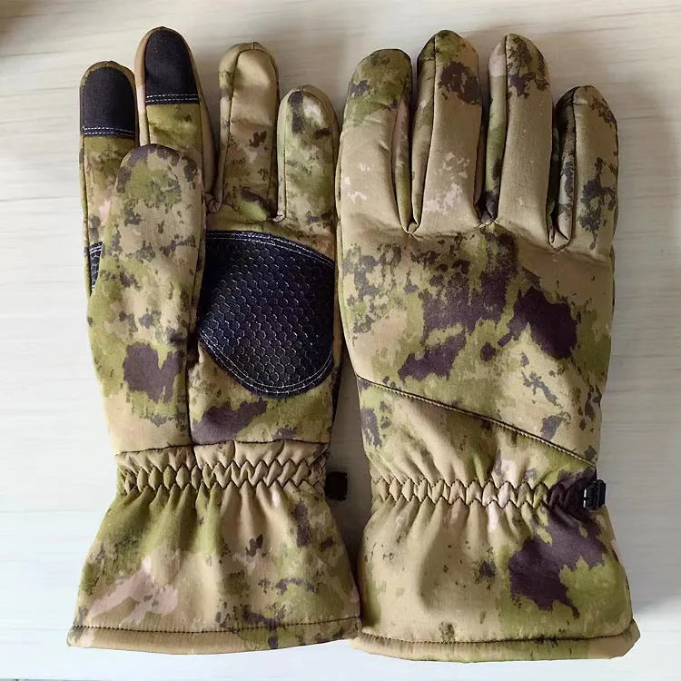 Tactical ski gloves with touchscreen fingertips in camouflage colour option
