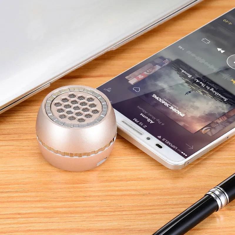 Universal external amplifier speaker in black, rose gold, or local gold with 5V input.