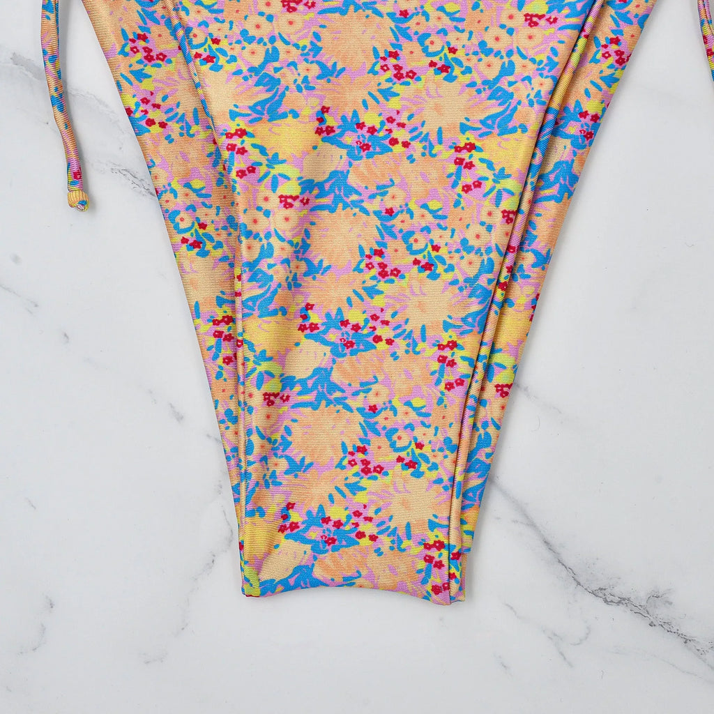 Lace-up bikini swimsuit with European American split style and backless design