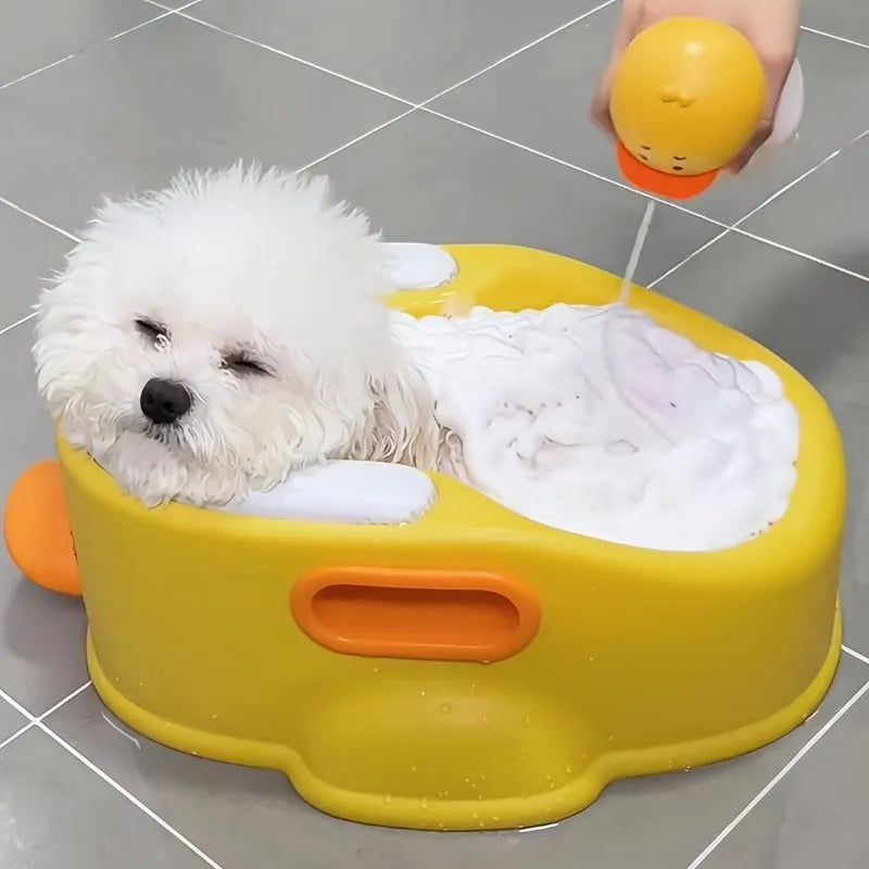 Duck-shaped PVC pet wash tub in blue colour for bathing dogs and cats without electricity