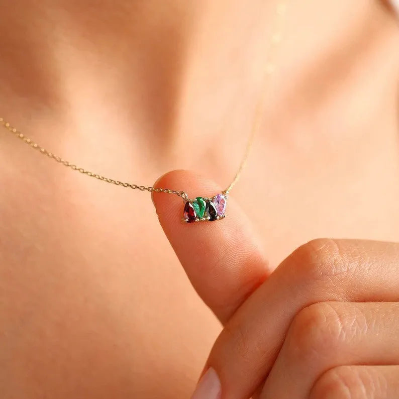 Zircon stone necklace in titanium steel with princess pendant on clavicle chain