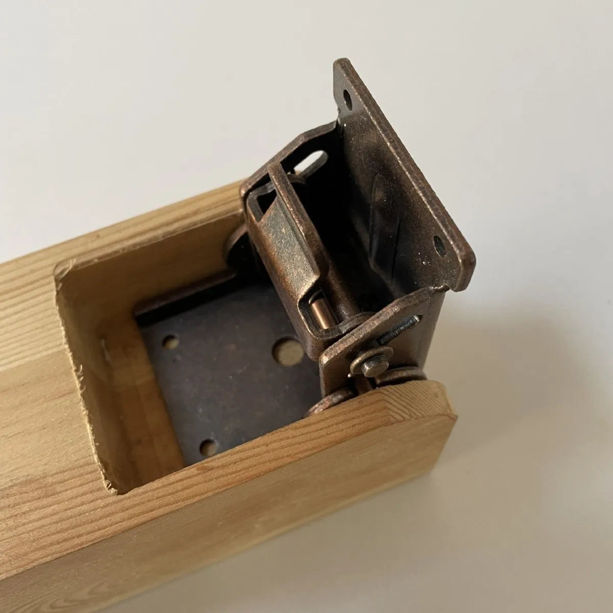 Furniture foot folding hinge with 0-90 degree adjustment in multiple electroplated finishes