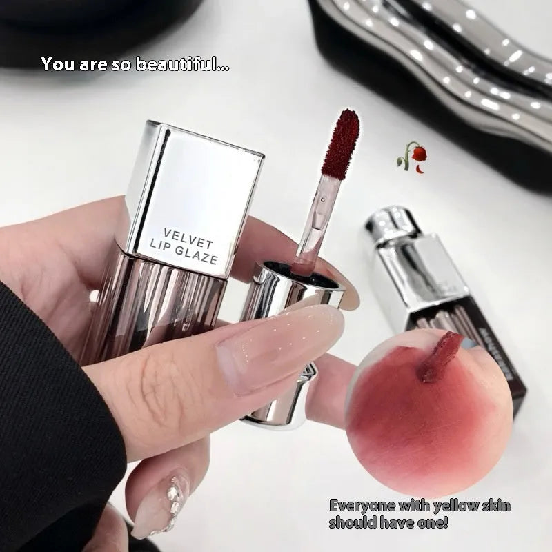 Kakashow matte soft mist lipstick in six shades with 1.8g velvet lip paint