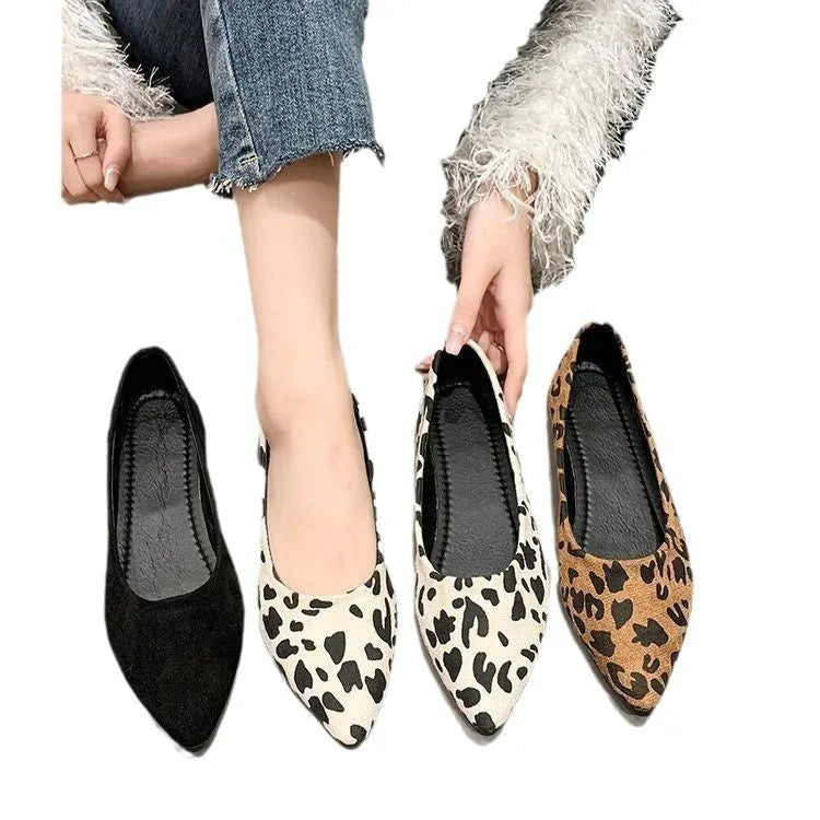 Women's leopard print flat pumps with pointed toe design and low 1-3cm heel