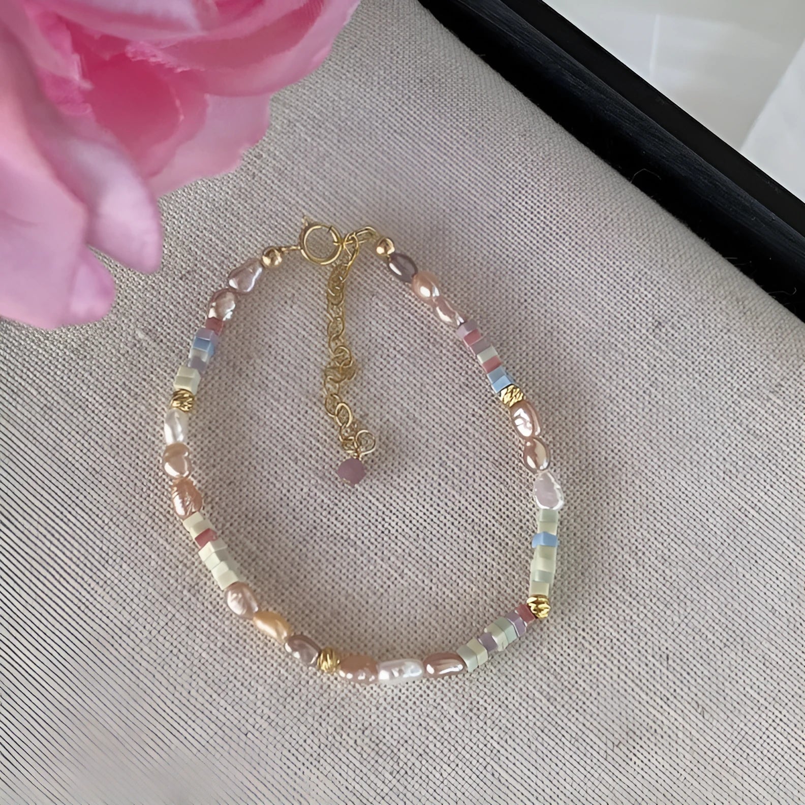 Natural pearl bracelet and necklace set with 14K gold-plating in U-shaped configuration