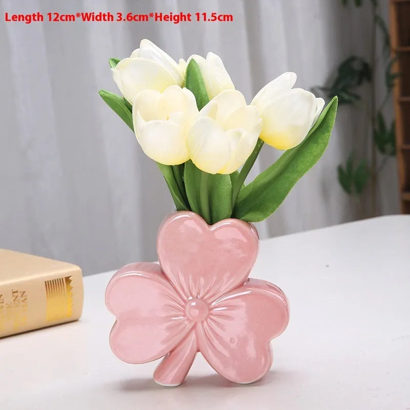 Clover-shaped ceramic vase in European style with white porcelain and colour options
