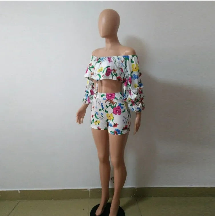 Multicolour digitally printed two-piece suit with pile sleeves on long-sleeved top and shorts