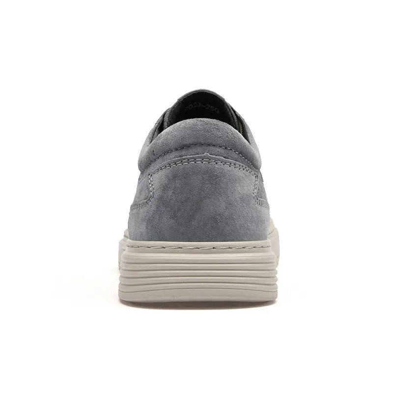 Men's grey pigskin leather skate shoes with rubber sole and lace-up front