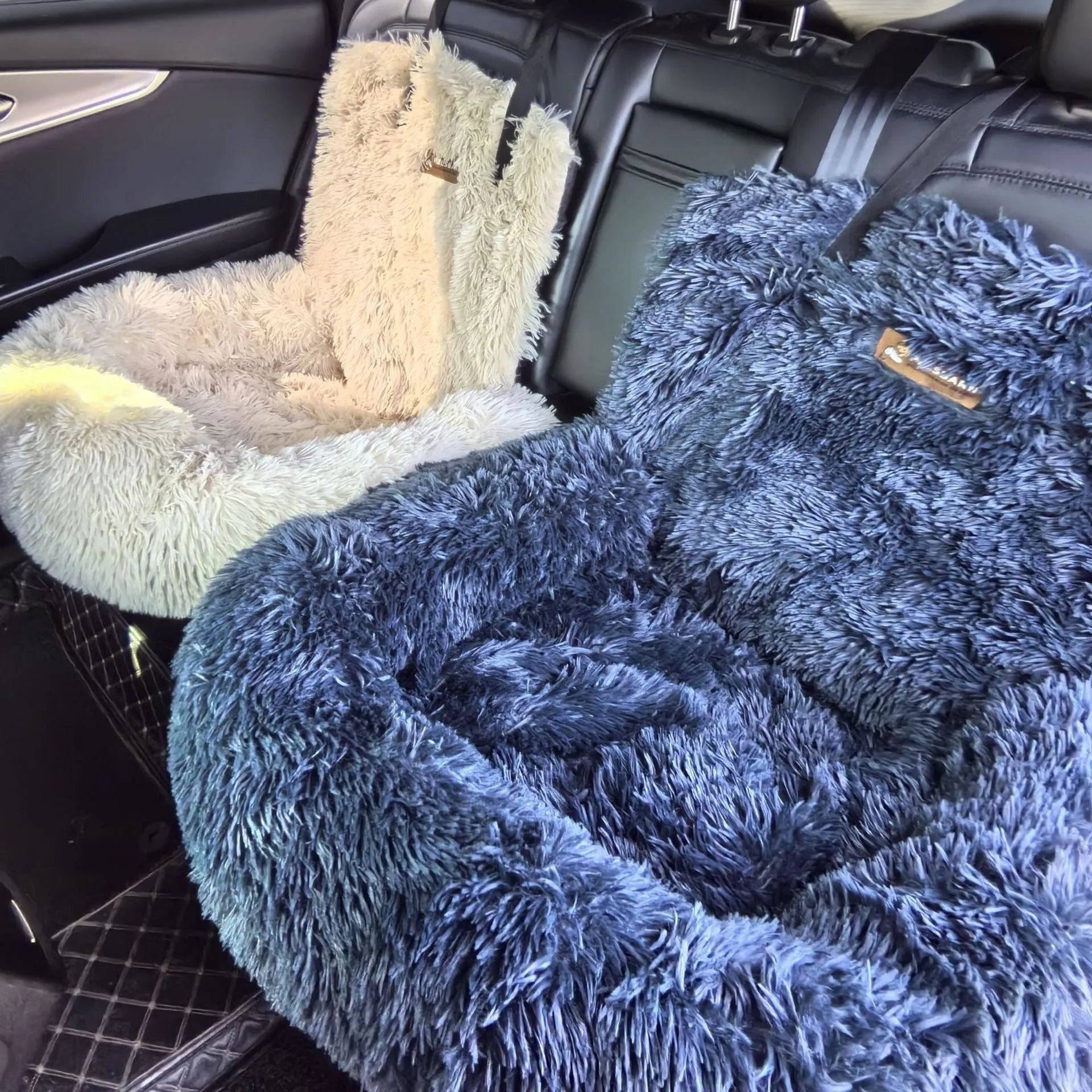 Winter thickened thermal vehicle-mounted pet mat in dark grey or beige colours for car seat protection