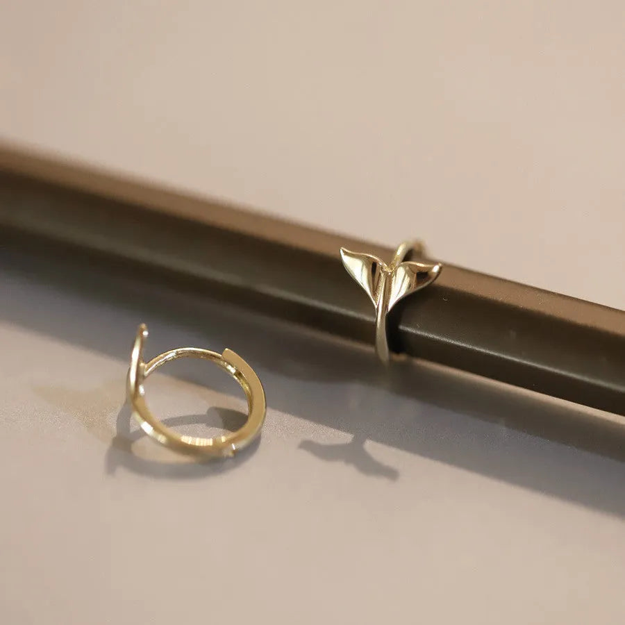 925 sterling silver fishtail earrings with golden plating, approximately 8mm diameter