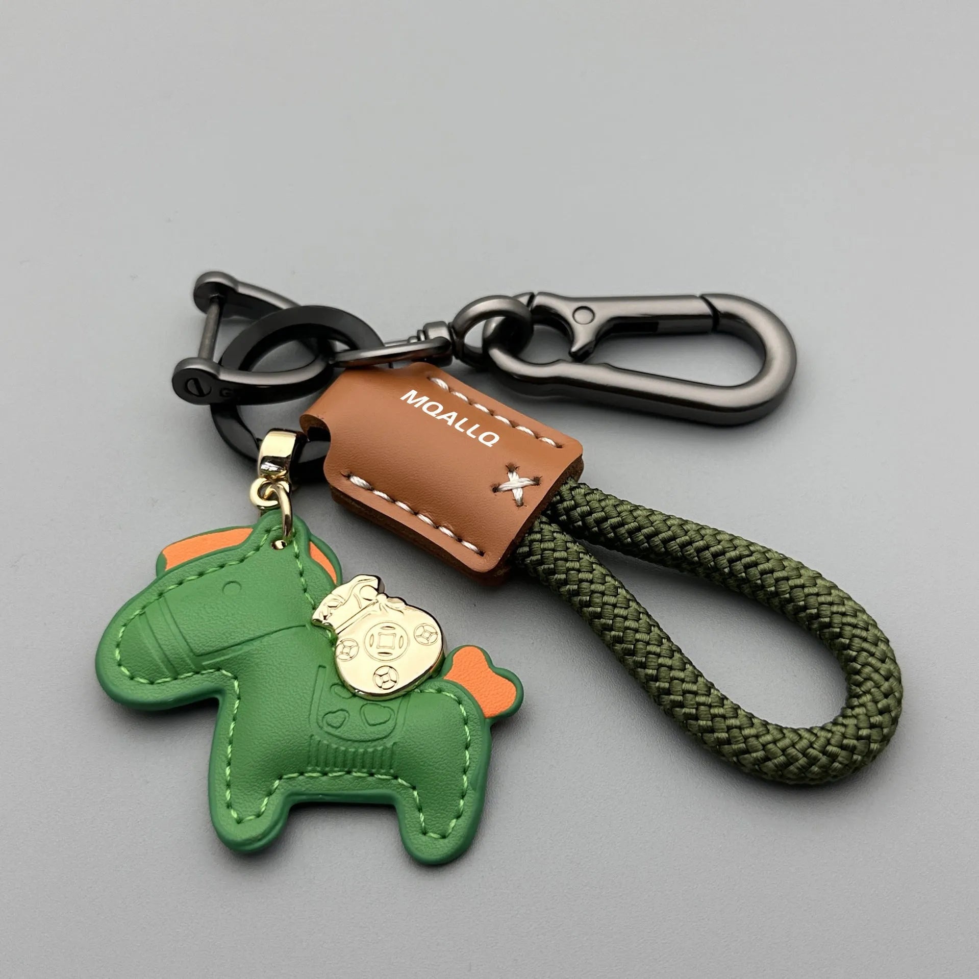 Handmade cowhide leather car key pendant with zinc alloy pony buckle and coloured flanelle rope