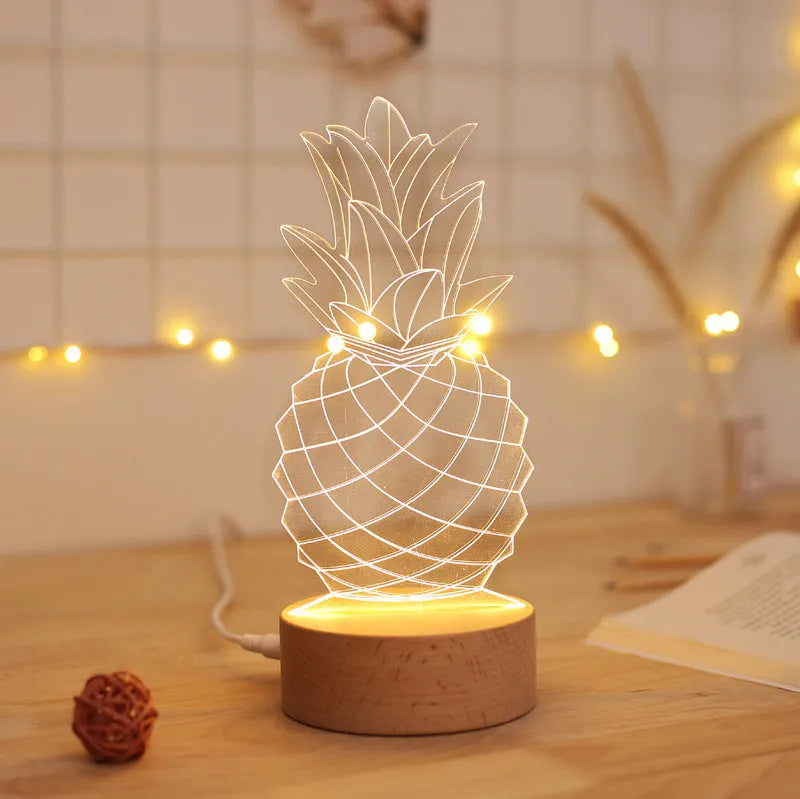 Pineapple-shaped bedside lamp with wood base and acrylic details measuring 24.5x10cm
