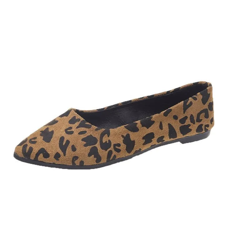 Women's leopard print flat pumps with pointed toe design and low 1-3cm heel