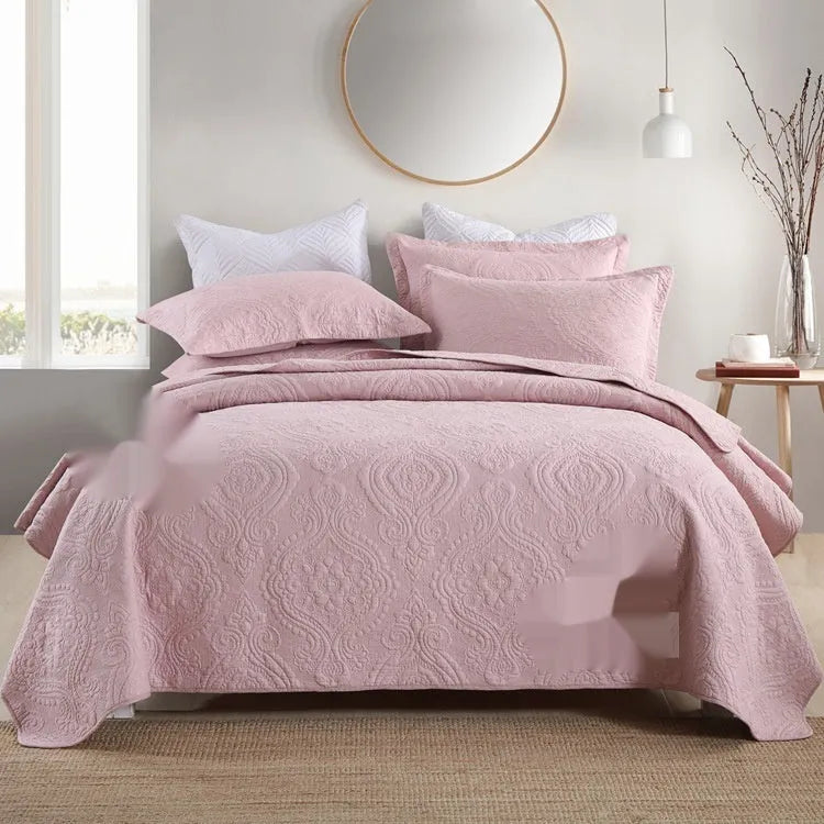 Pure cotton reversible bedspread bedding set with embroidery detailing in beige and yellow Damascus pattern