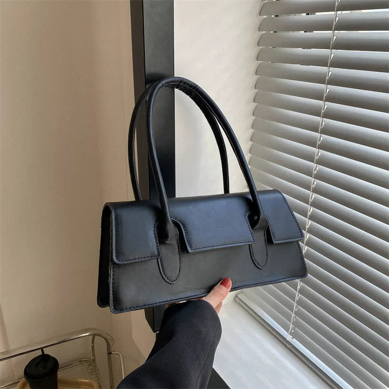 Women's retro square shoulder bag in PU leather with single strap and stitching details