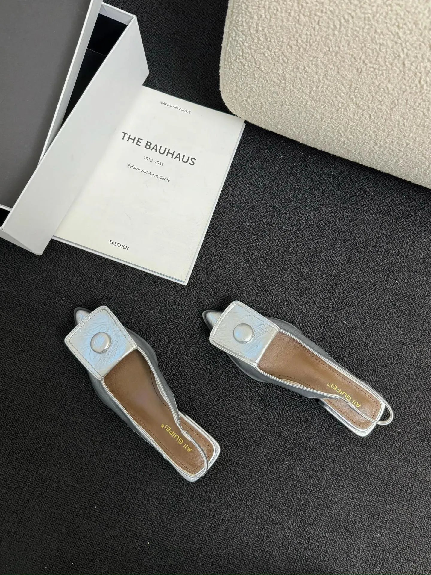 Women's low heel pointed toe sandals with back strap in apricot colour