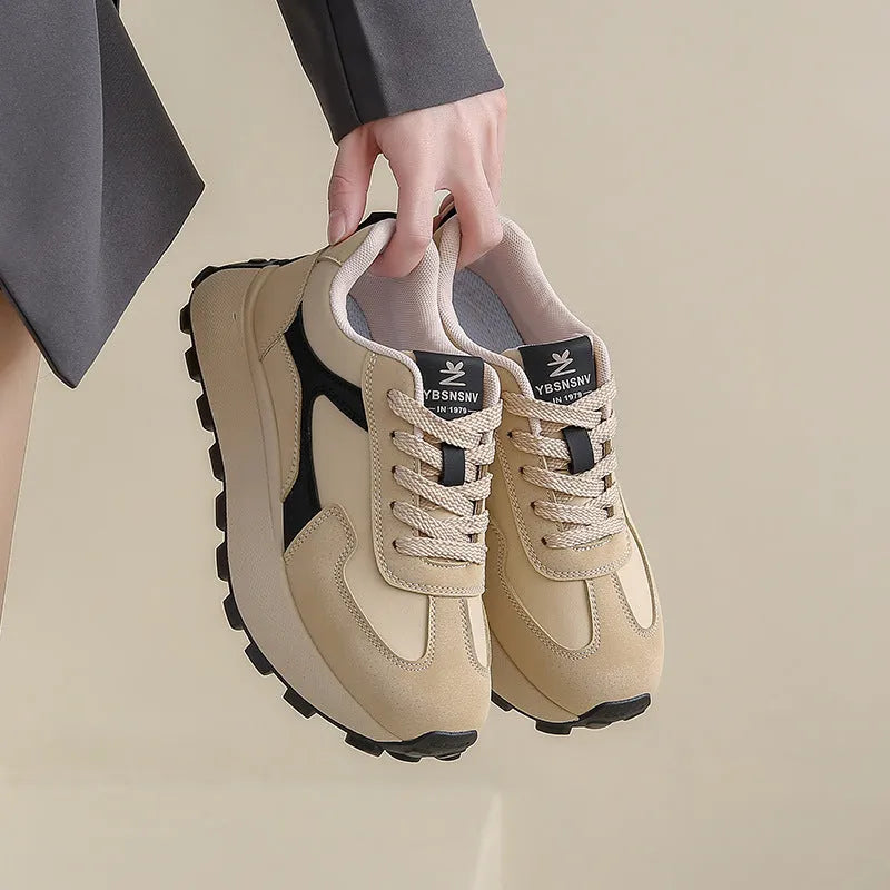 Women's low-top platform sports shoes in card black, khaki red, or white grey with flat heel and lace-up front.